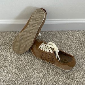 Never worn - Tory Burch sneaker size 5